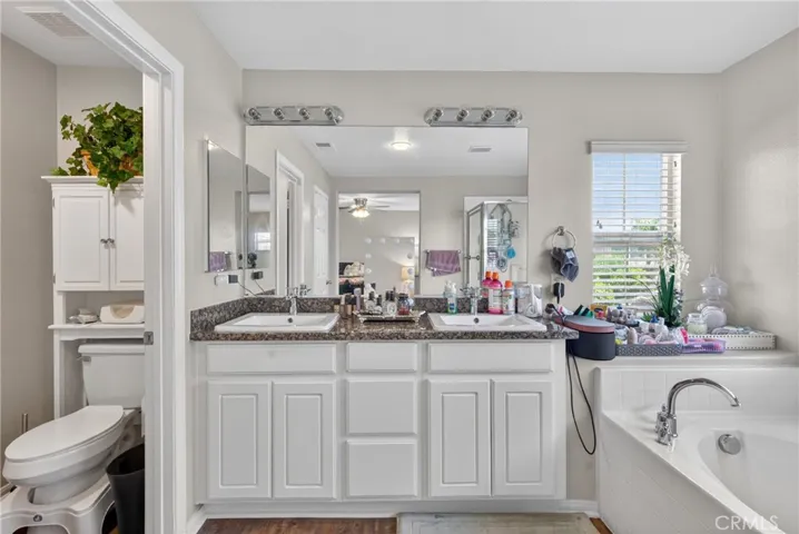 upstairs main ensuite
