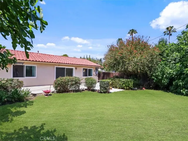 grass is virtually green
