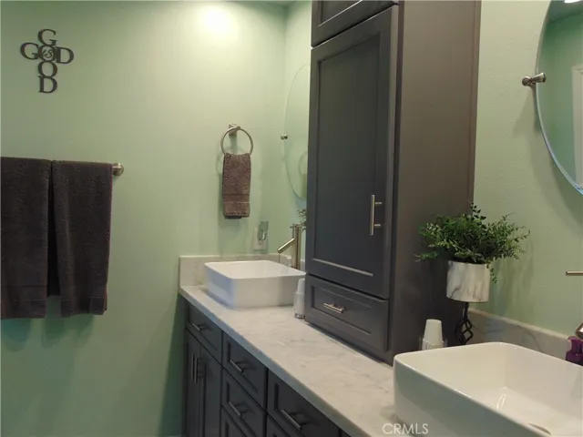 master bath, dual sinks