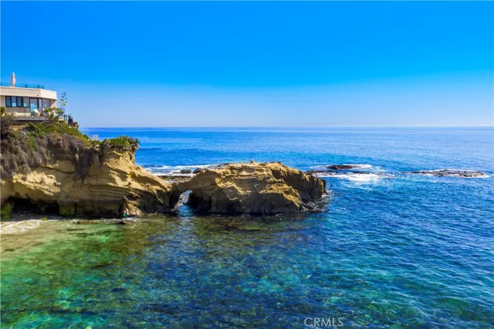 156 Pearl Street, Laguna Beach, California 92651