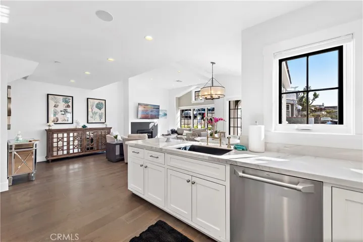 156 Pearl Street, Laguna Beach, California 92651