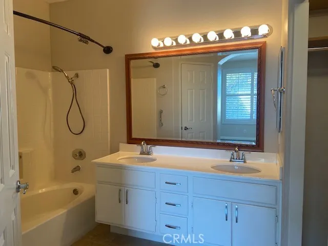 Bathroom: Double Sinks, Walk-in Closet, Privacy Toilet.