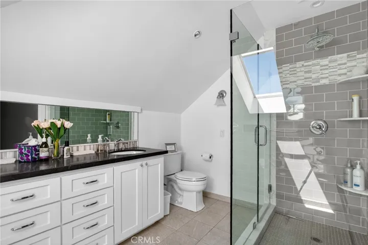 2nd floor bathroom