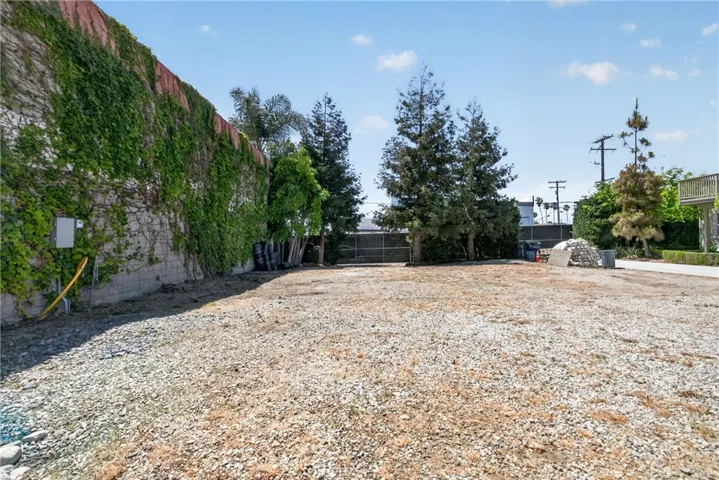 17066 Palmdale, Huntington Beach, California 92647