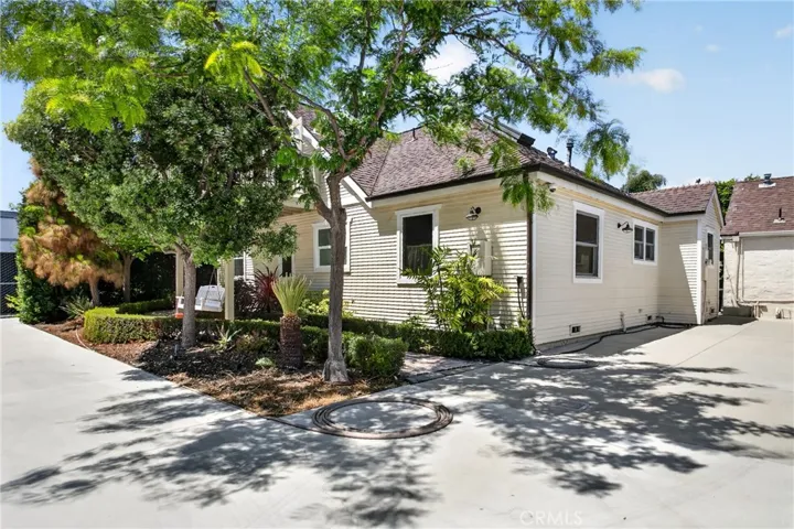 17066 Palmdale, Huntington Beach, California 92647