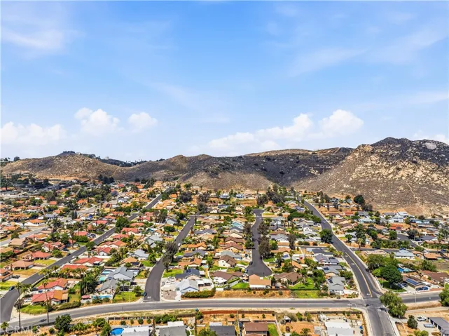 6220 45th Street, Jurupa Valley, California 92509