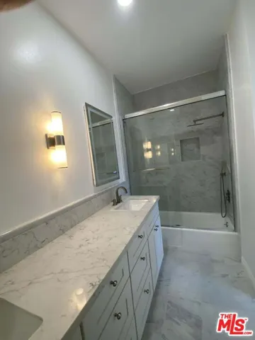 Hall Bath Tub & Shower