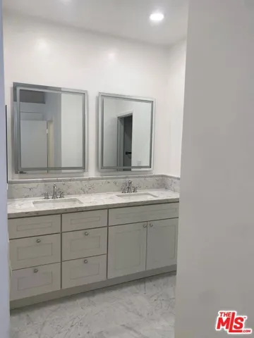 Primary Companion Vanity