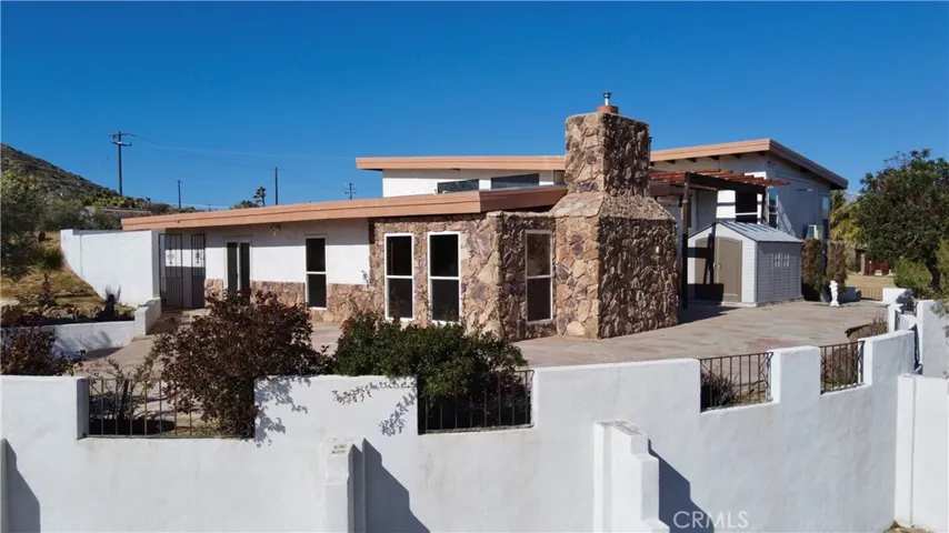 Front patio area, expansive views