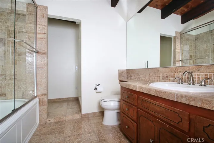 Upstairs guest bathroom