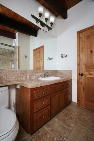 Upstairs guest bathroom