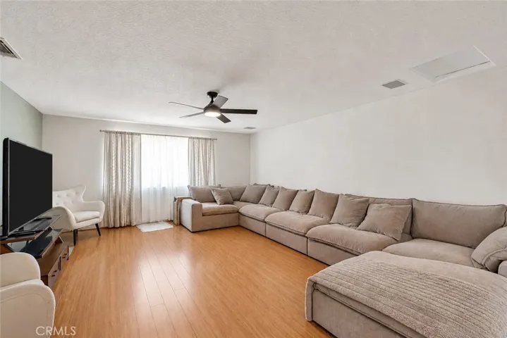 Spacious Family Room for Gathering