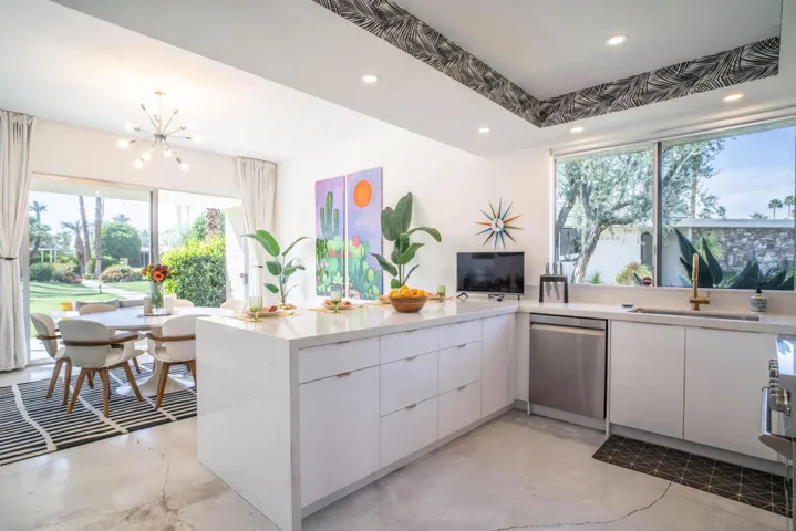 Open Kitchen