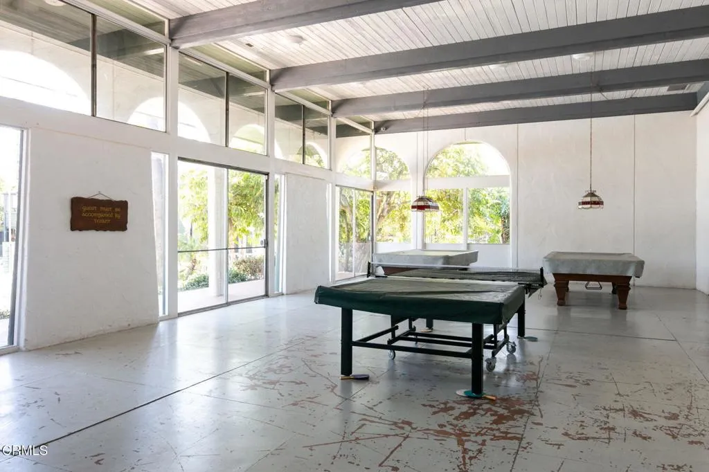 billiard room