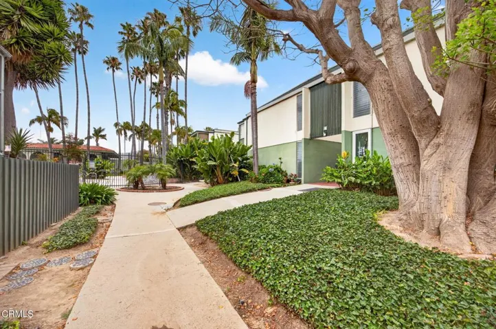 pathway towards pool