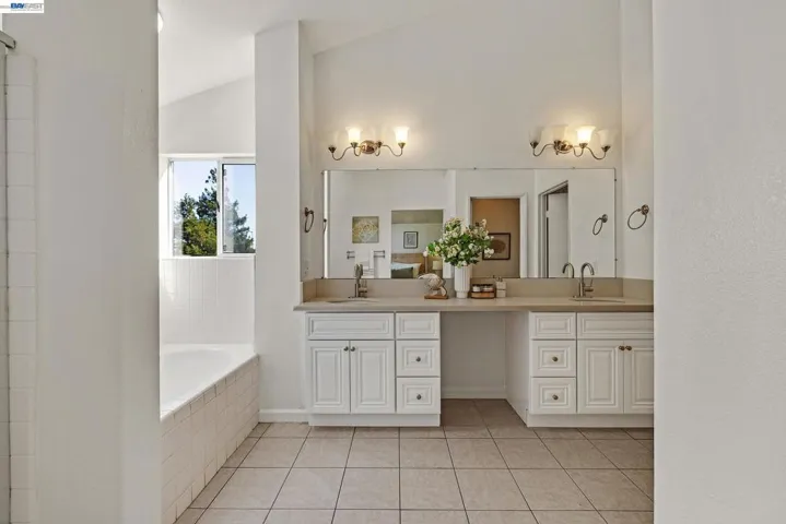4290 Tiburon Dr, Fremont, California 94555