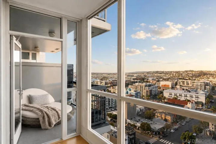 300 W Beech St 1705, San Diego, California 92101
