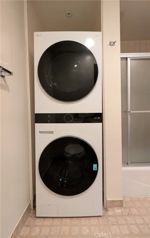 Newer washer and dryer included
