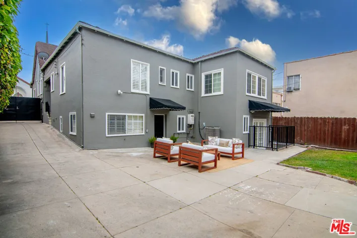 5761 W Olympic Boulevard, Los Angeles, California 90036