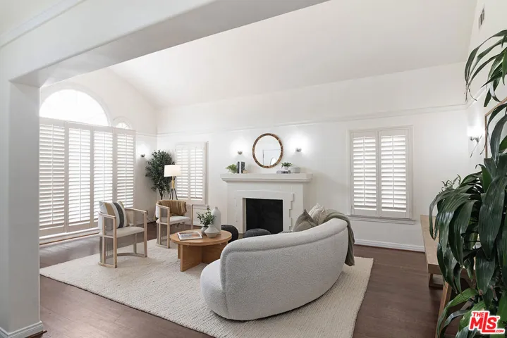 5761 W Olympic Boulevard, Los Angeles, California 90036