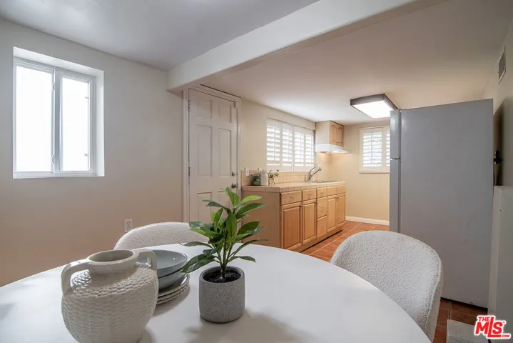 5761 W Olympic Boulevard, Los Angeles, California 90036
