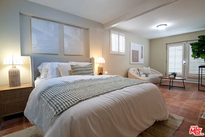 5761 W Olympic Boulevard, Los Angeles, California 90036