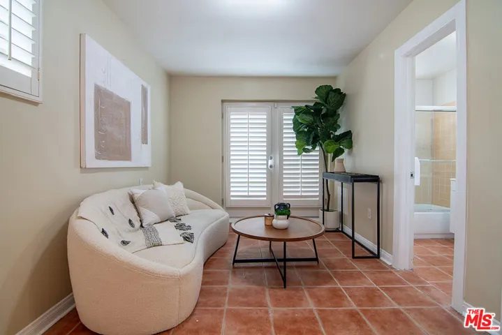 5761 W Olympic Boulevard, Los Angeles, California 90036