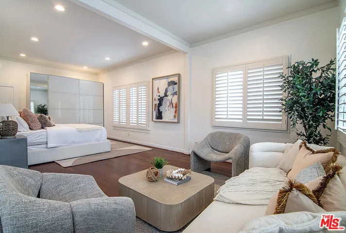 5761 W Olympic Boulevard, Los Angeles, California 90036
