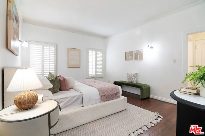 5761 W Olympic Boulevard, Los Angeles, California 90036
