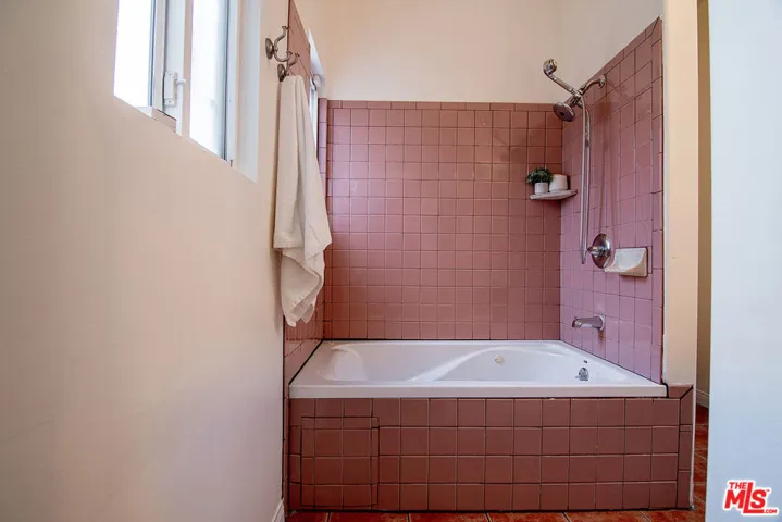 5761 W Olympic Boulevard, Los Angeles, California 90036