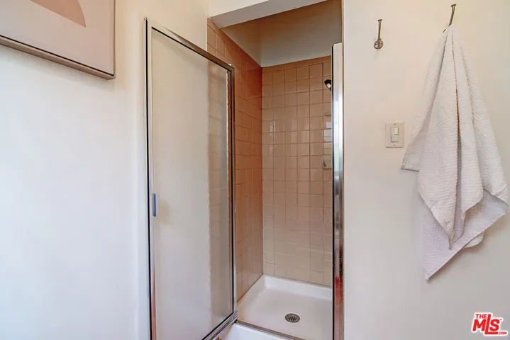 5761 W Olympic Boulevard, Los Angeles, California 90036