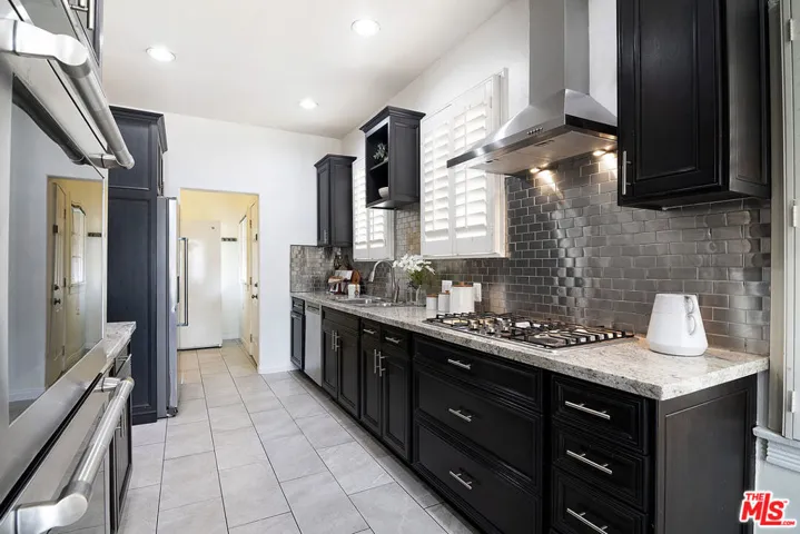5761 W Olympic Boulevard, Los Angeles, California 90036