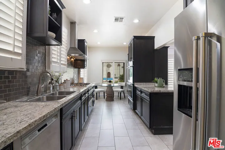 5761 W Olympic Boulevard, Los Angeles, California 90036