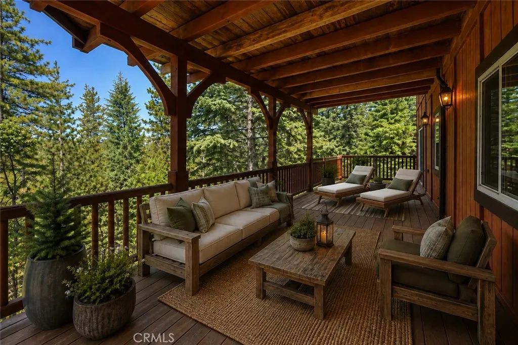 Virtually Staged - Lower Deck