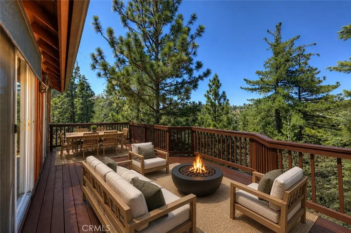 Virtually Staged - Upper Deck