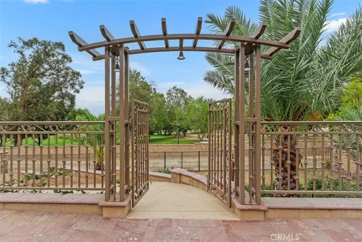 Tranquil walking path to rear expansive lot below