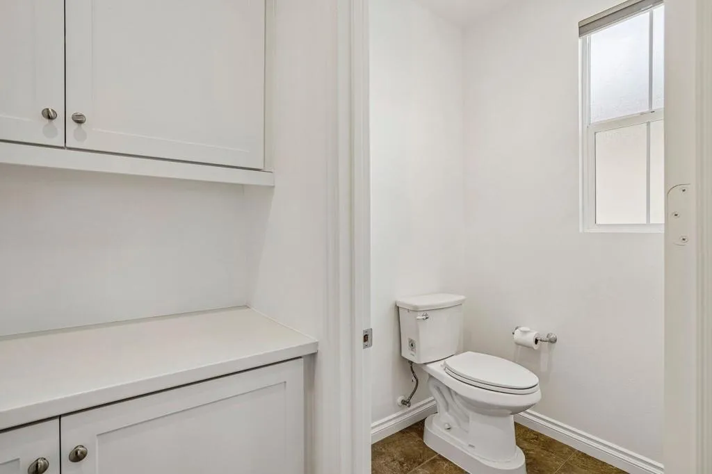 Primary Linen/Toilet
