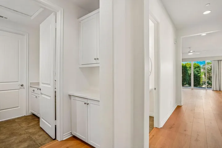 Laundry Rm Entry