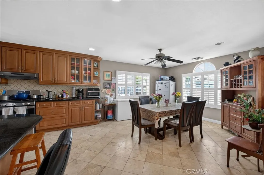 Dinning / Kitchen 2