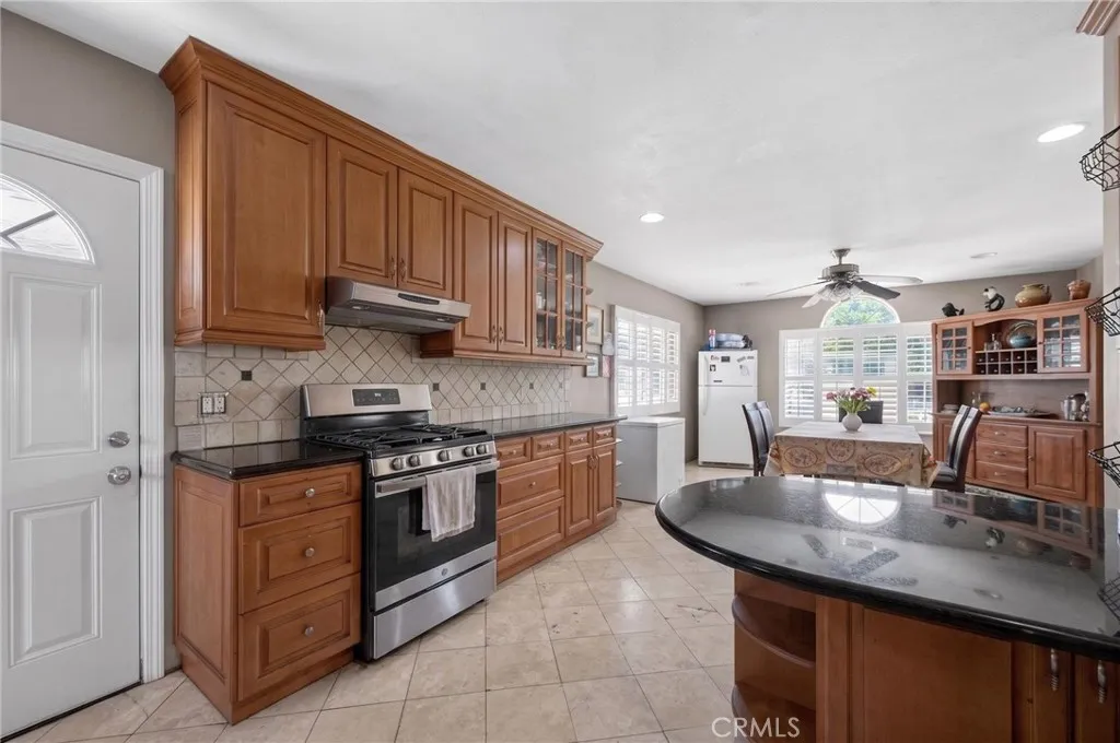Kitchen 4