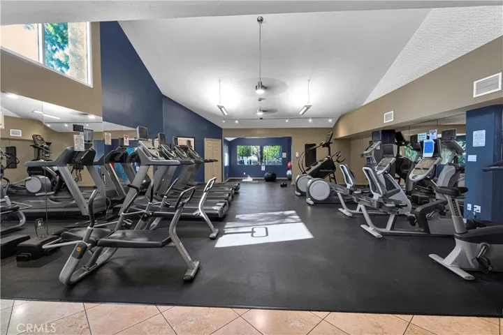 5535 Canoga, Woodland Hills, California 91367