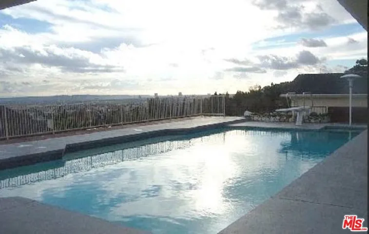 Diver's Pool