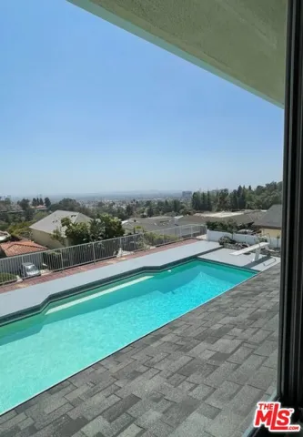 5238 Los Encantos Way, Los Angeles, California 90027