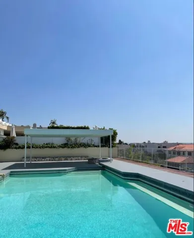 5238 Los Encantos Way, Los Angeles, California 90027