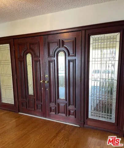 5238 Los Encantos Way, Los Angeles, California 90027