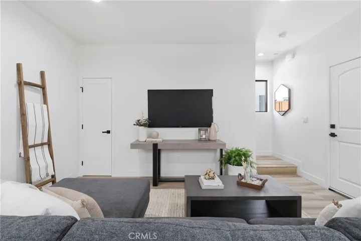 SFR LIVING ROOM