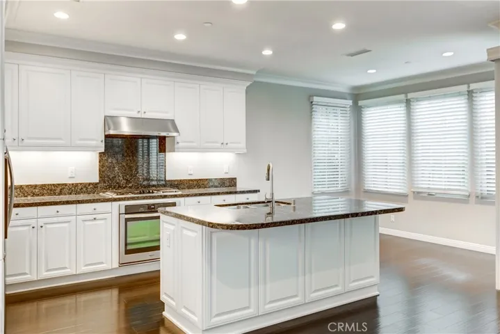 80 Brindisi, Irvine, California 92618
