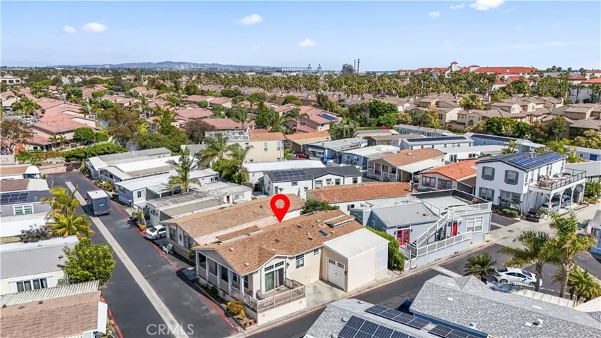 pinpoint perspective photo showing the how the wide streets of this beautiful community