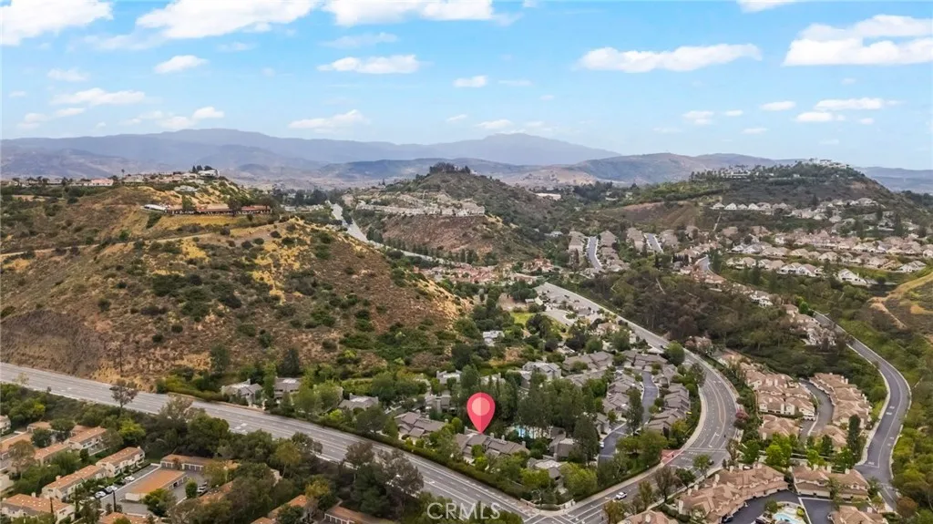 close to all freeways and toll roads