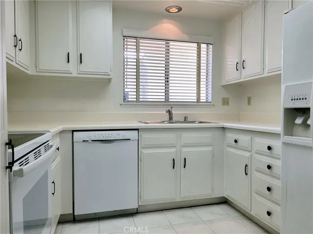 2370 W Via Mariposa 3d, Laguna Woods, California 92637